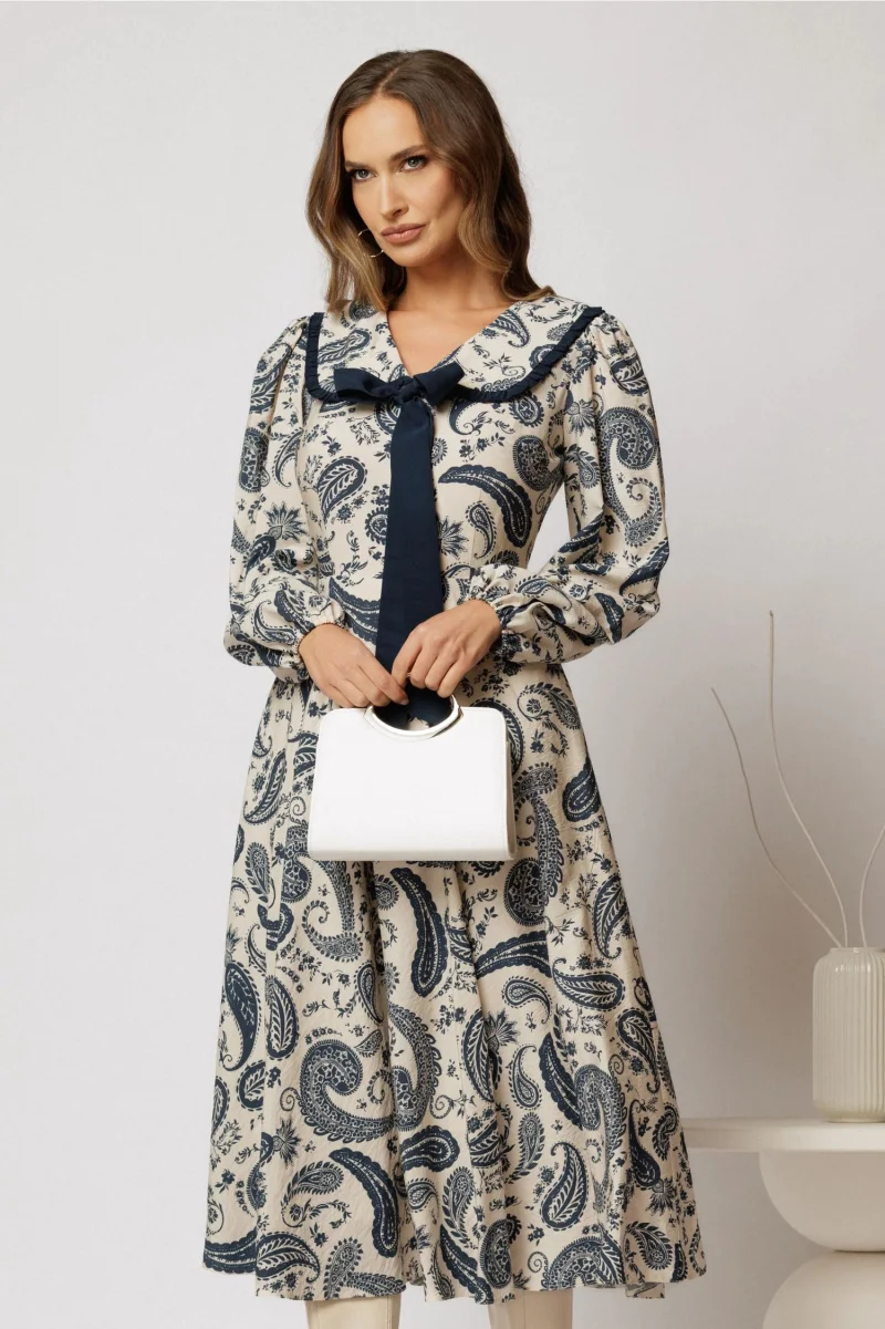 Rochie midi imprimeu floral bleumarin cu guler evidentiat cu volanas