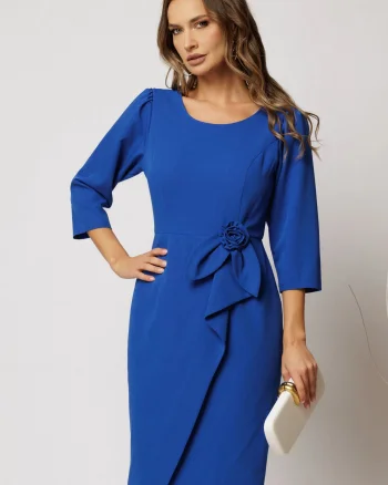 Rochie scurta albastru royal din stofa cu croi conic si detaliu floral