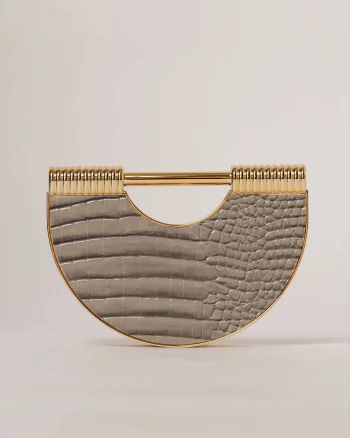 Clutch gri cu design deosebit si aspect de piele de crocodil