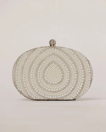 Clutch de ocazie argintiu decorat cu strasuri si perlute