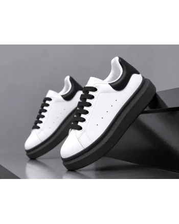 Adidasi barbati casual albi cu sireturi negre 6607