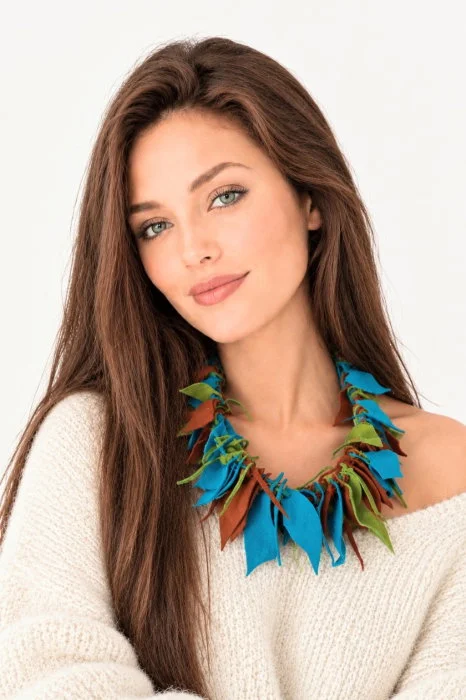 Colier multicolor si unicat handmade ,realizat din mix de piele naturala