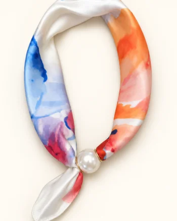 Esarfa colier satinata cu perla decorativa si inchidere magnetica, imprimeu acuarela multicolora