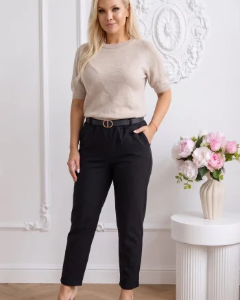 Pantaloni conici cu talie inalta...