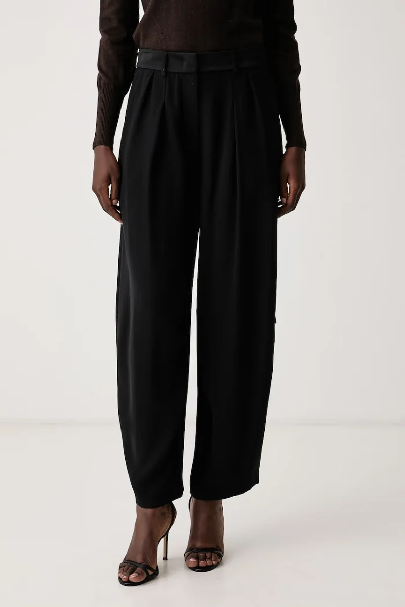Armani Exchange  pantaloni de costum pentru femei