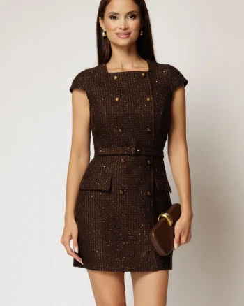 Rochie DY Fashion scurta maro din tweed cu nasturi si decolteu patrat