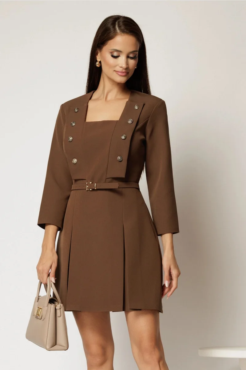 Rochie DY Fashion scurta maro cu decolteu patrat si nasturi