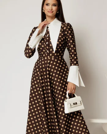 Rochie midi maro cu buline si guler ascutit