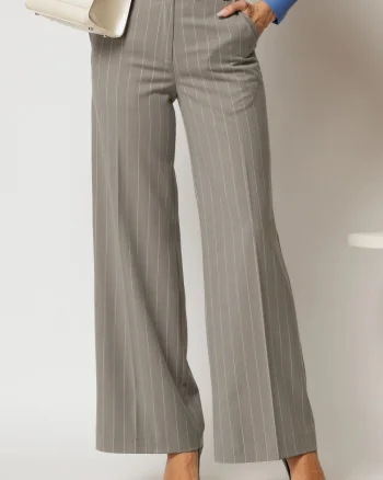 Pantaloni DY Fashion lungi gri cu dungi din stofa si croi lejer
