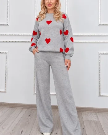 Compleu dama tricotat NERELIA, cu lana, bluza cu inimi rosii si pantaloni drepti, Gri, Marime unica S/M/L